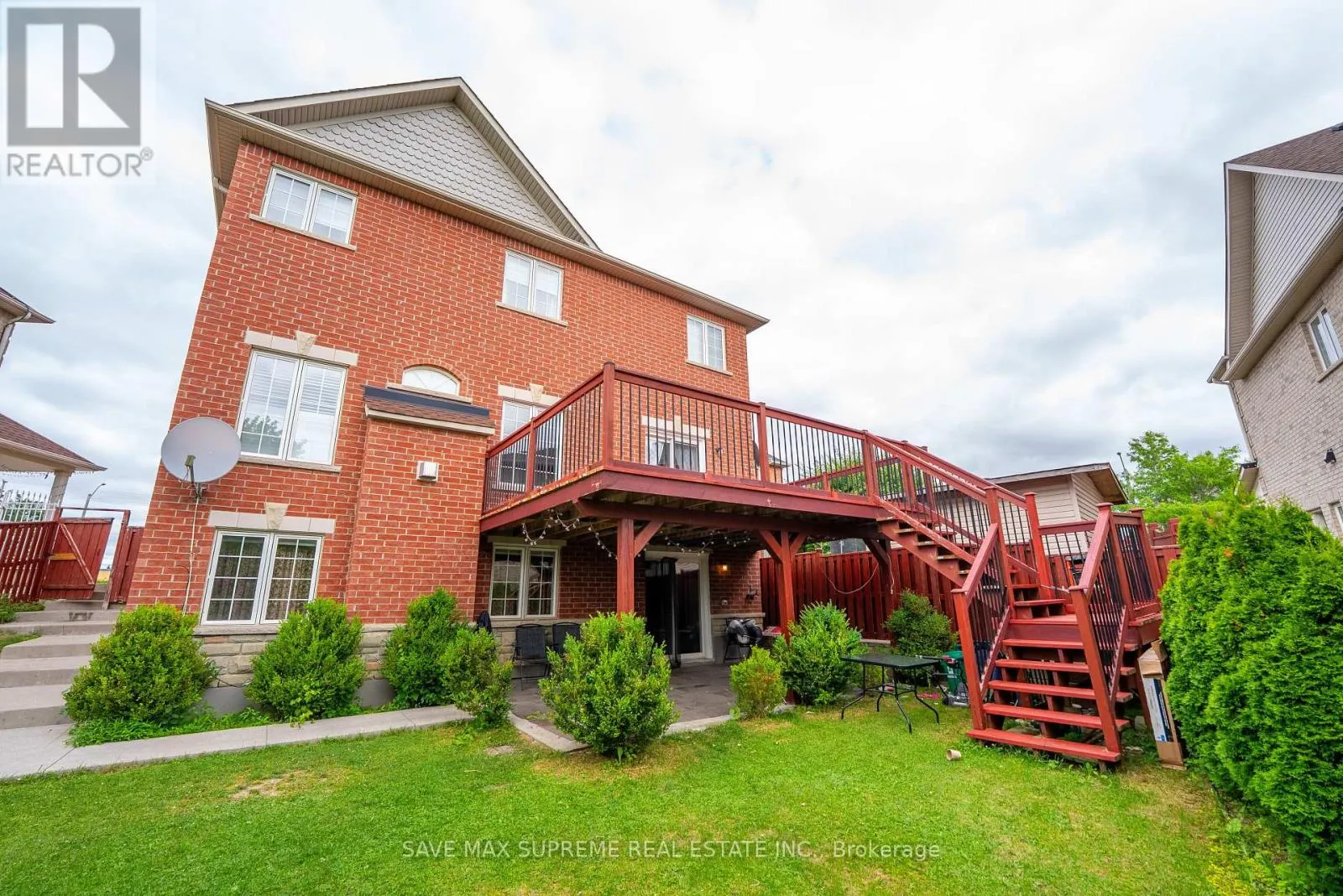 4 OZARK COURT