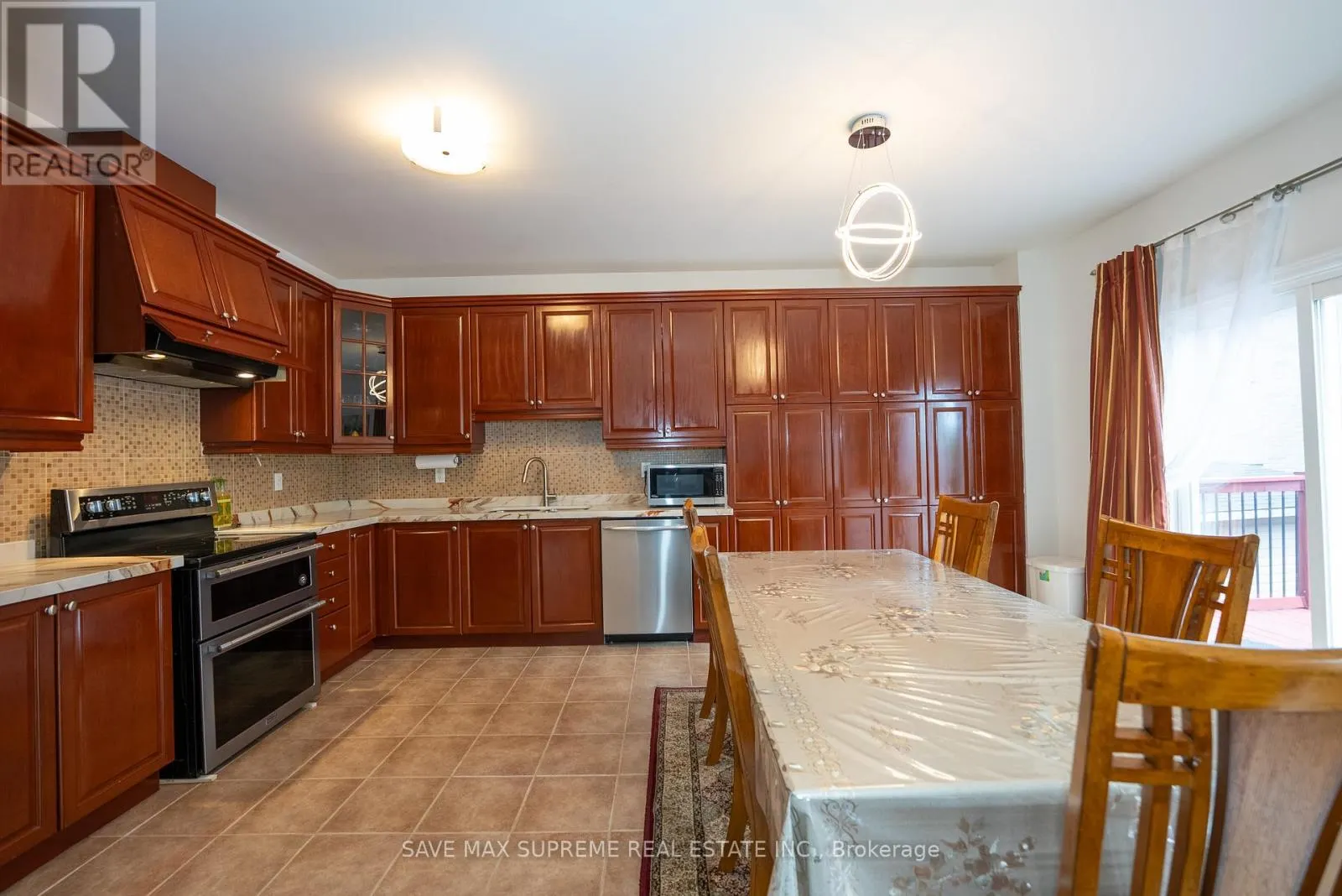 4 OZARK COURT
