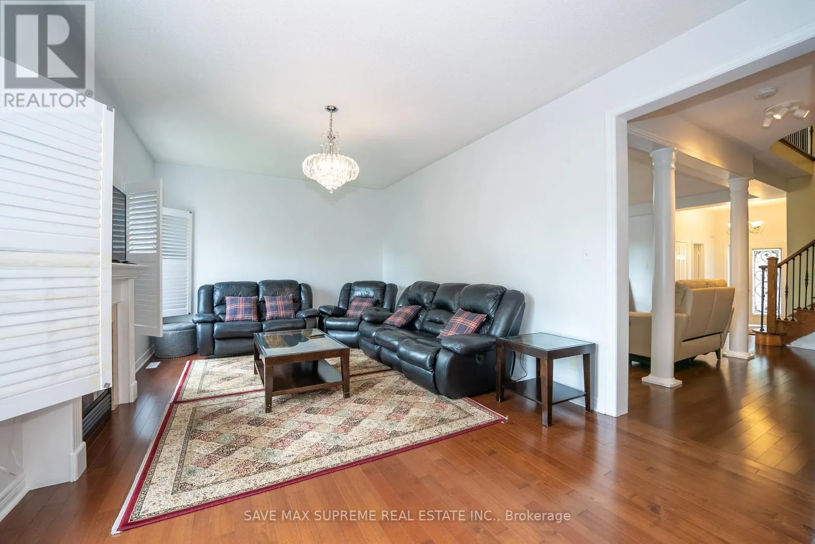 4 OZARK COURT