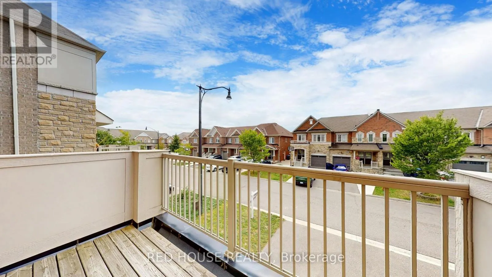 9 DAYLIGHT STREET