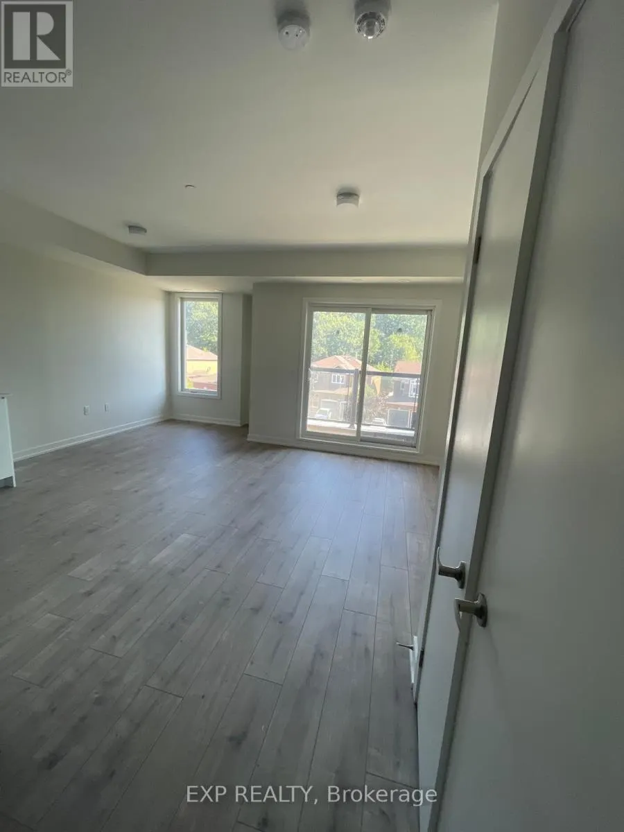 21 - 3538 COLONIAL DRIVE