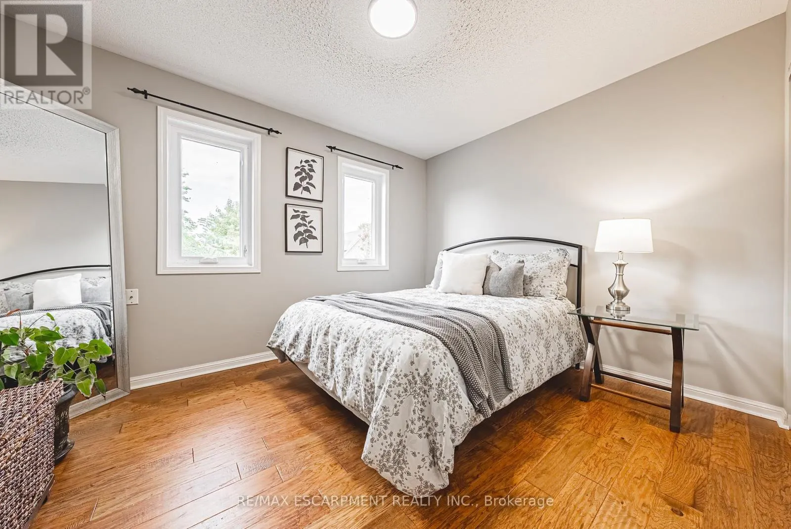 5222 EASTON ROAD
