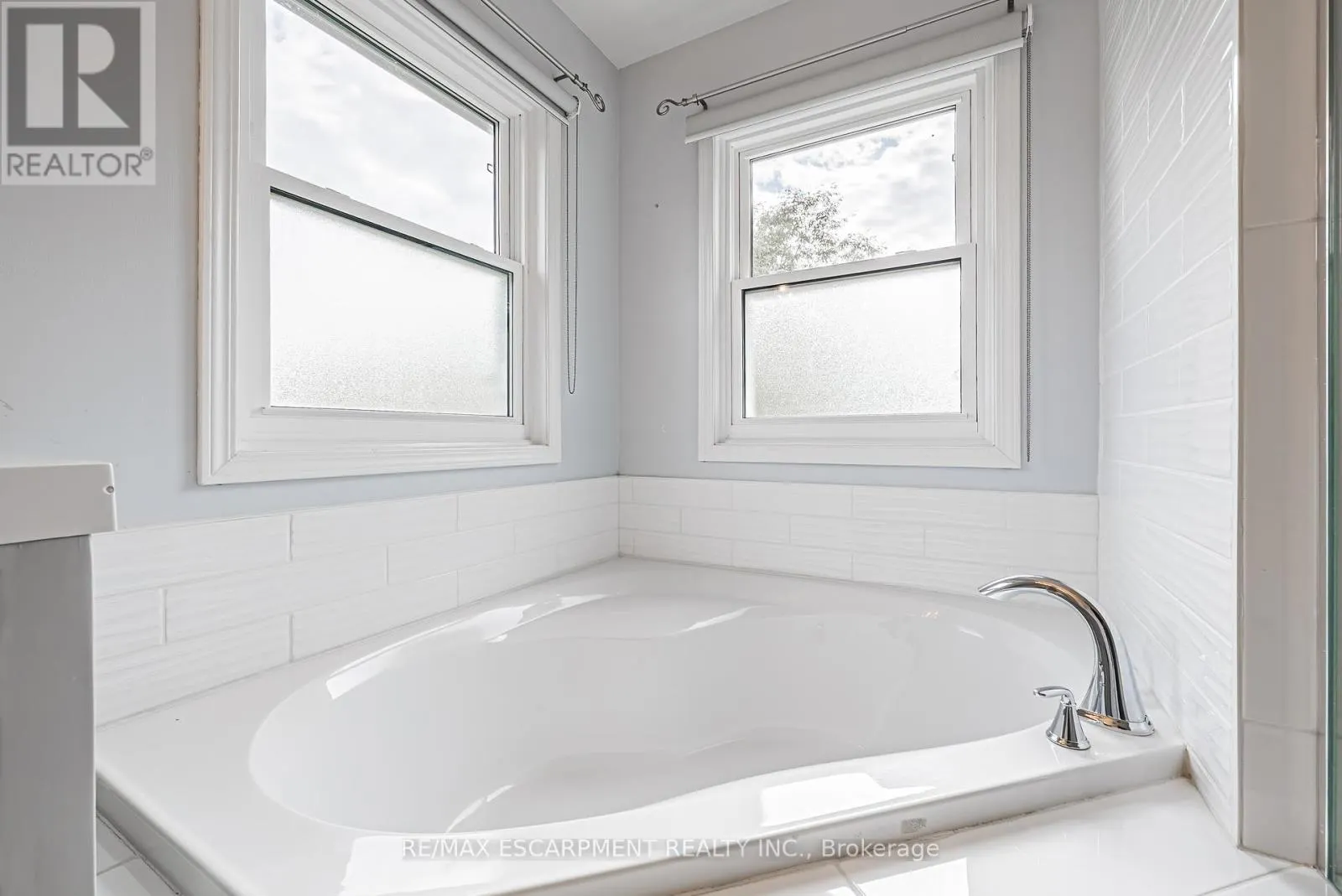 5222 EASTON ROAD