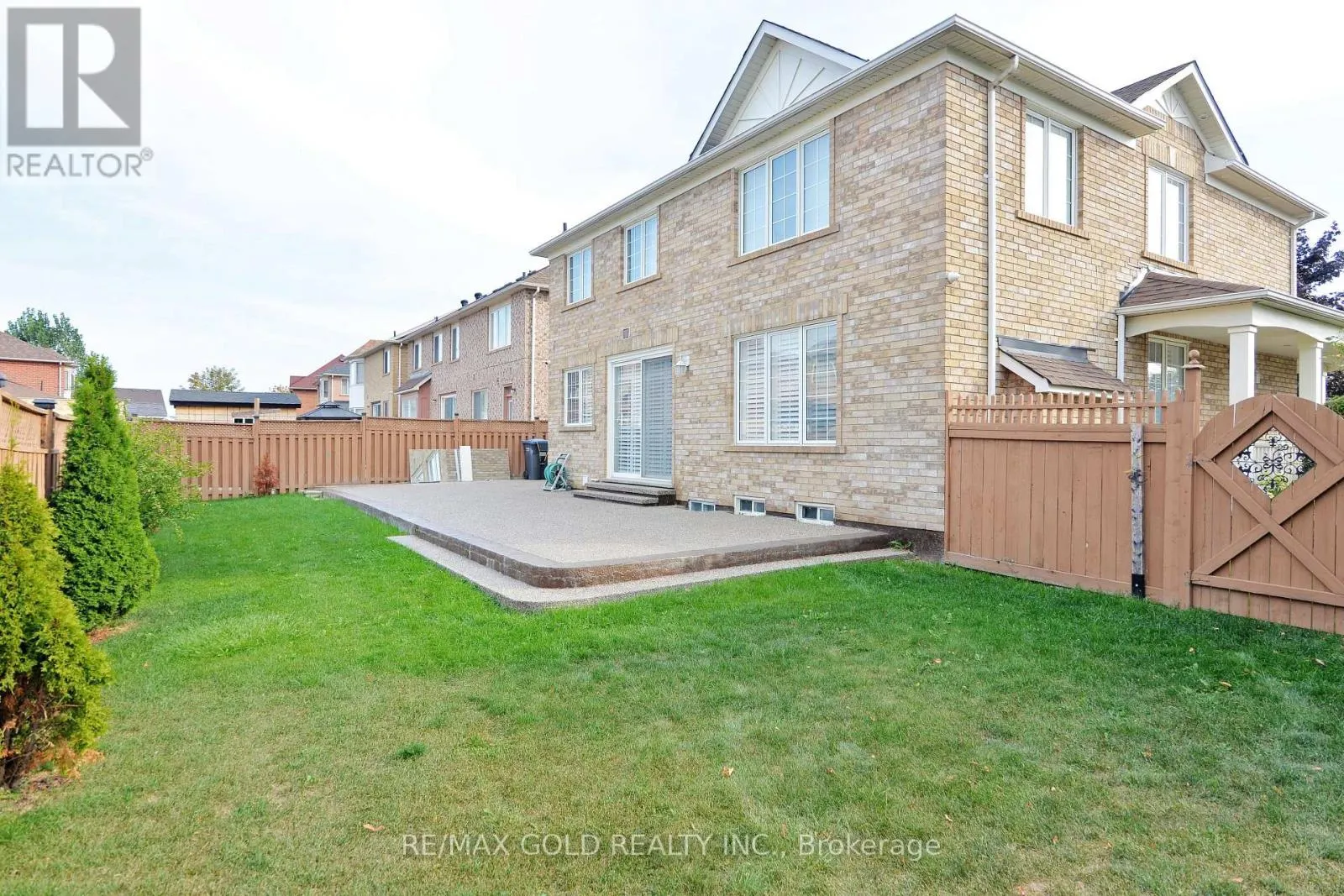 1 BLAKETON COURT