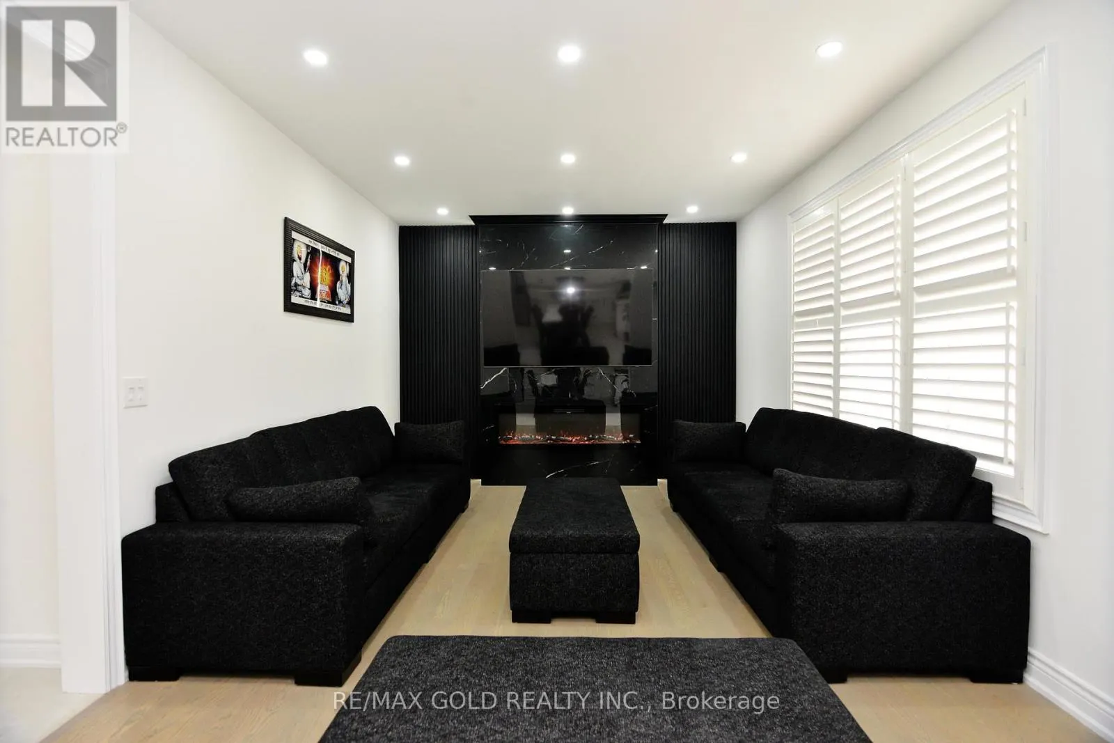 1 BLAKETON COURT