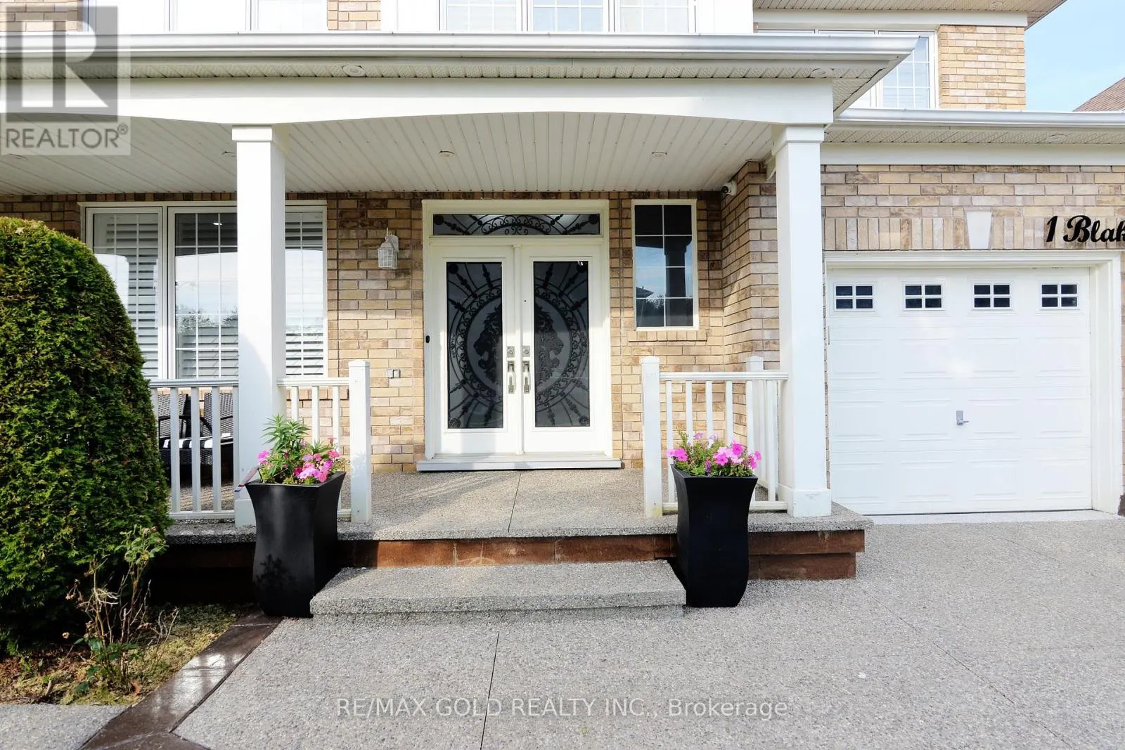 1 BLAKETON COURT
