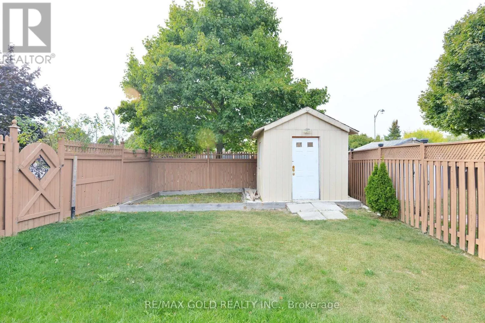 1 BLAKETON COURT