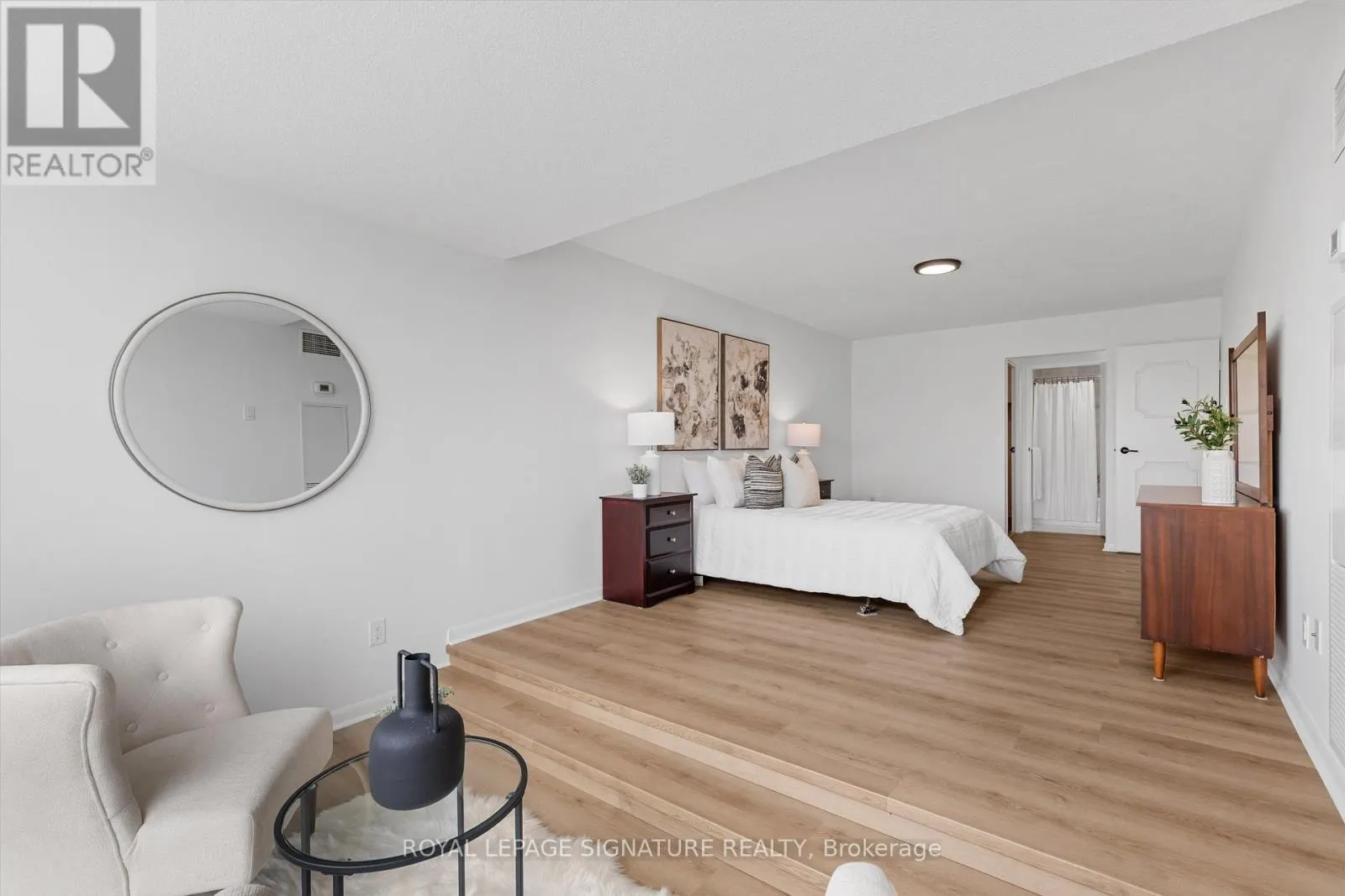 604 - 2185 MARINE DRIVE