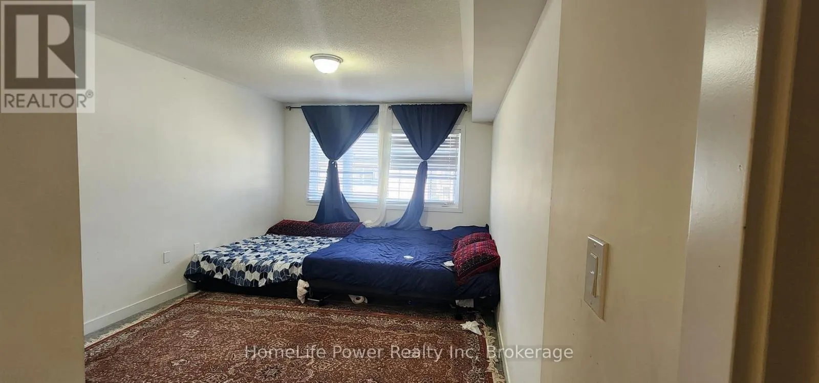 1543 ROSE WAY