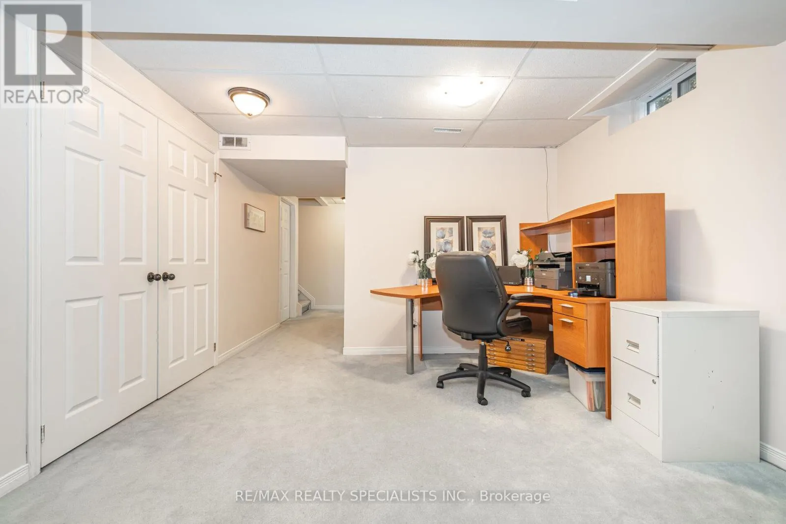 16 WOOLISTON CRESCENT