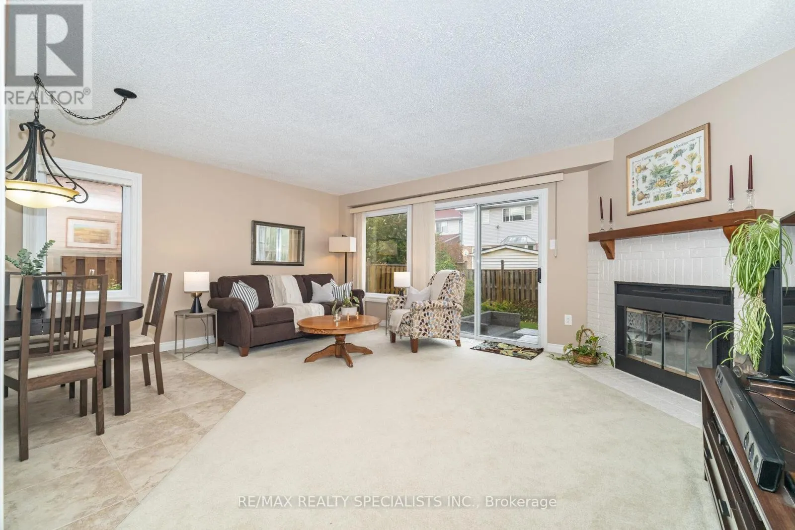 16 WOOLISTON CRESCENT