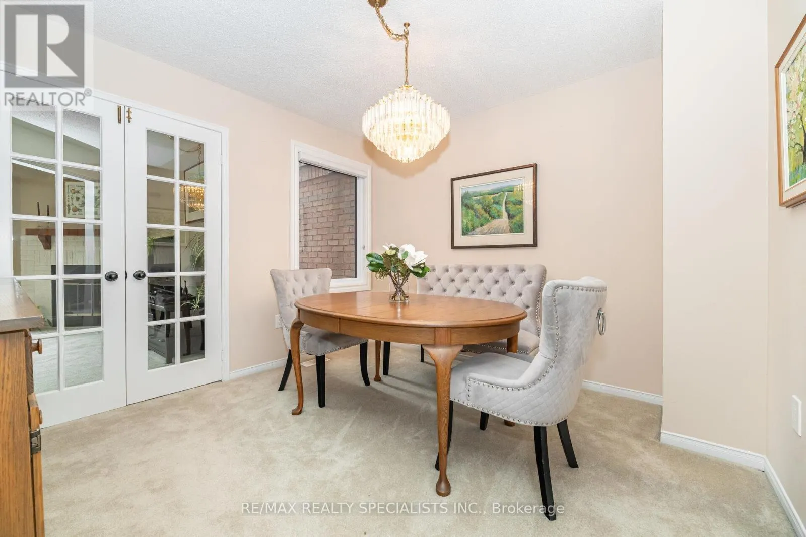 16 WOOLISTON CRESCENT