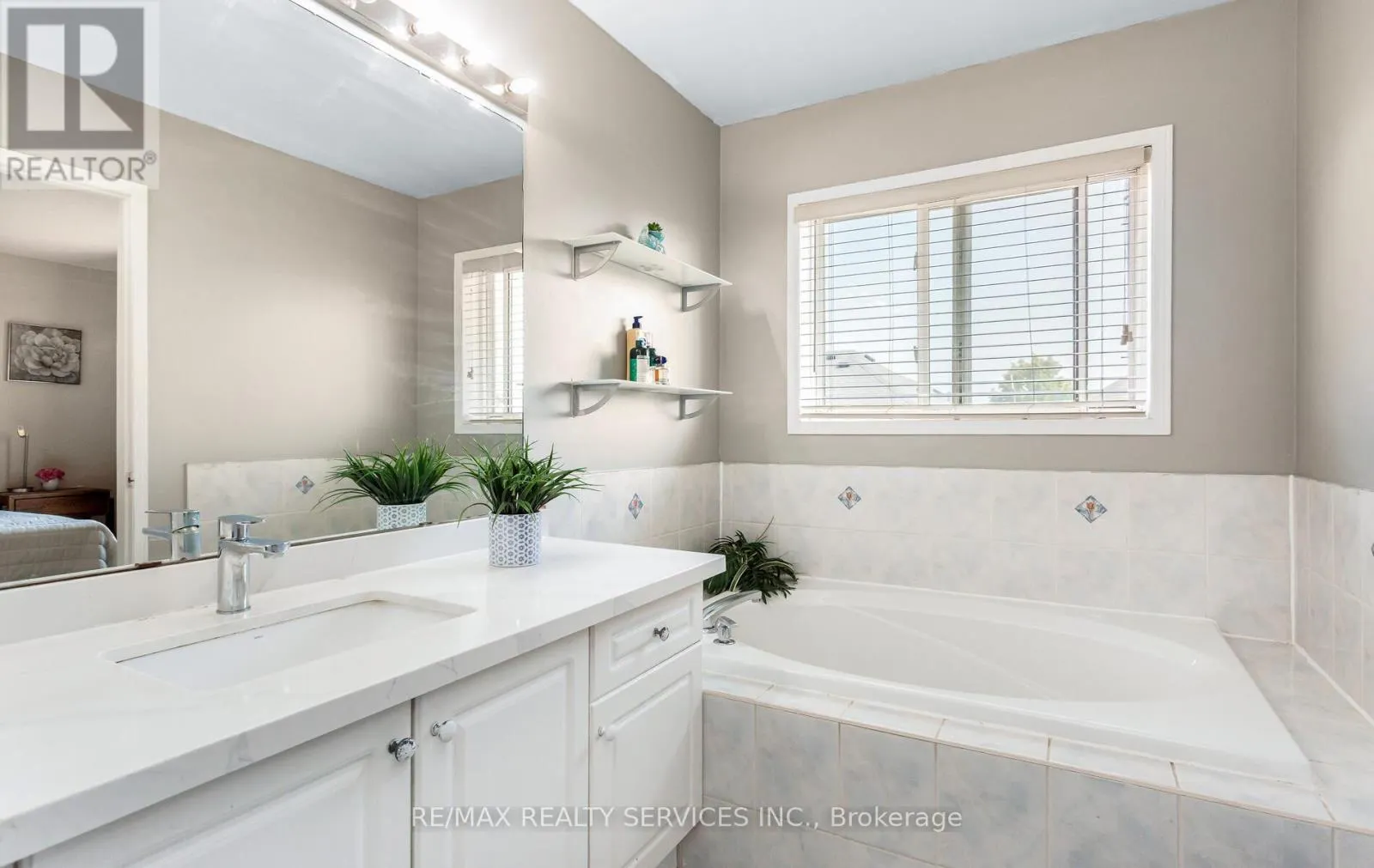 3770 BRINWOOD GATE