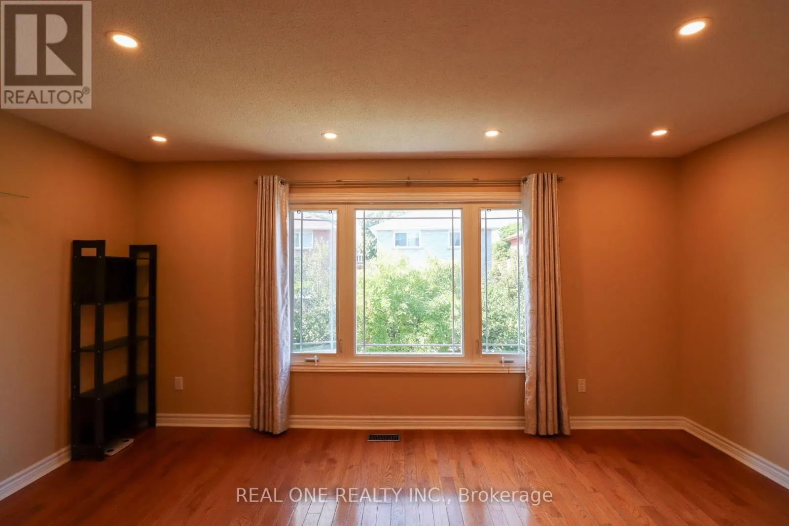 4139 QUAKER HILL DRIVE