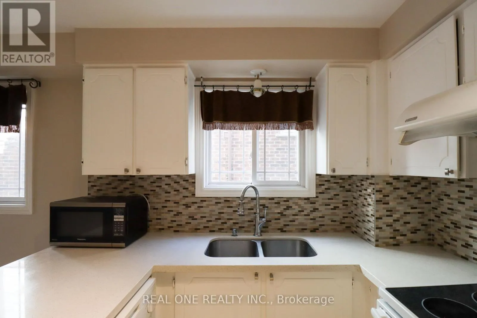 4139 QUAKER HILL DRIVE