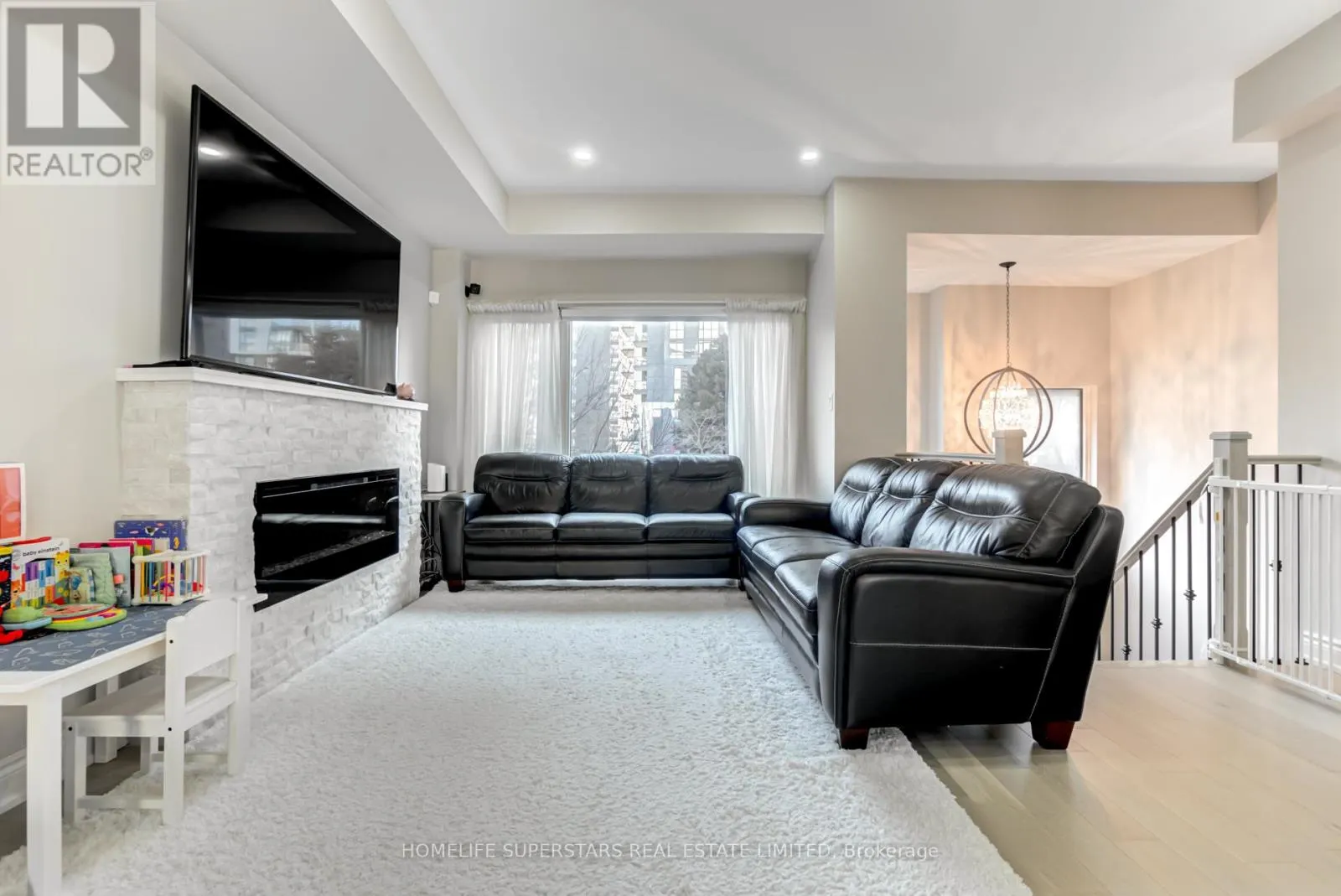 29 PONY FARM DRIVE
