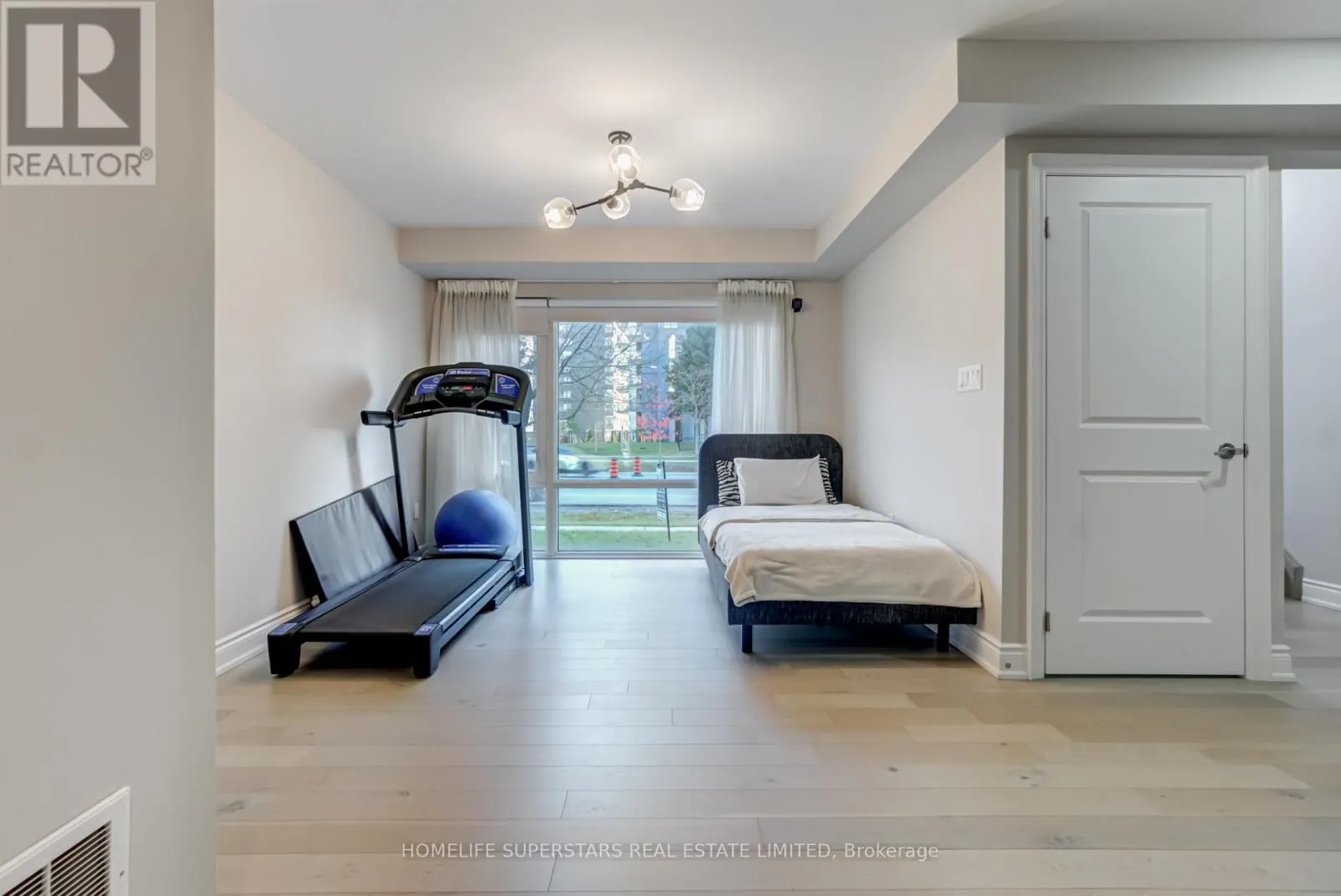 29 PONY FARM DRIVE