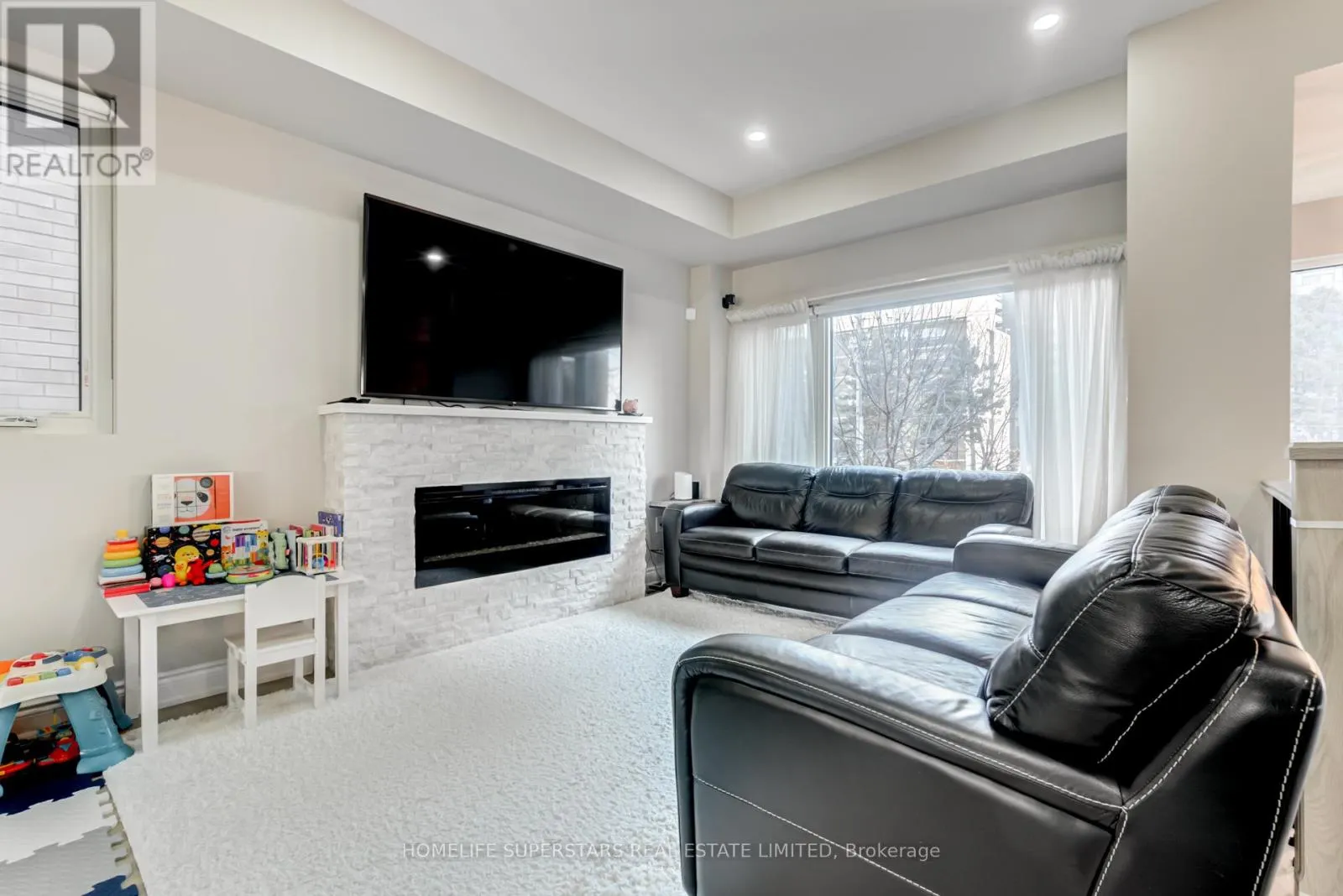 29 PONY FARM DRIVE