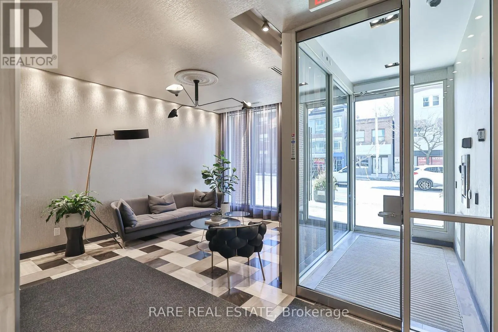 607 - 1638 BLOOR STREET W
