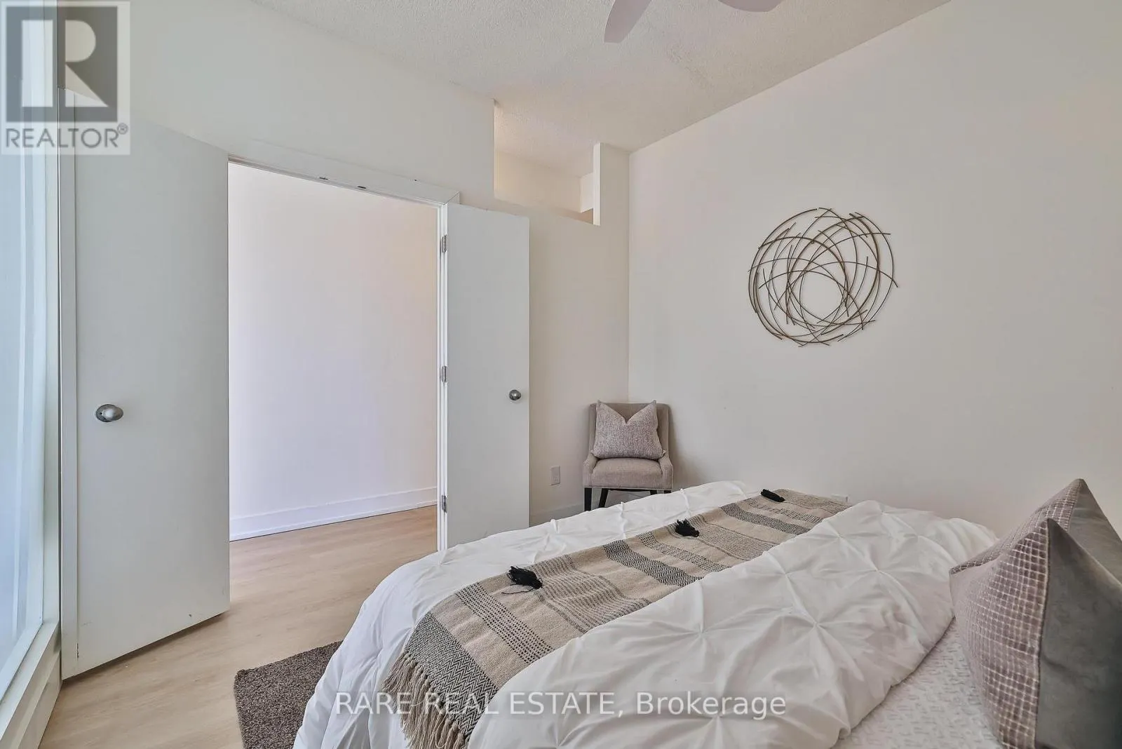 607 - 1638 BLOOR STREET W