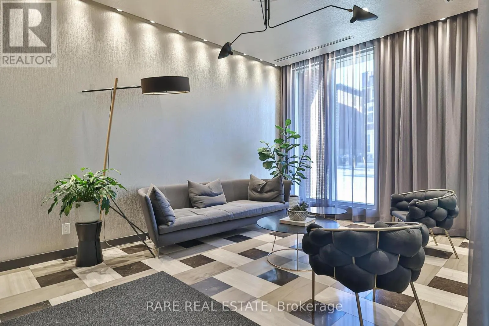 607 - 1638 BLOOR STREET W