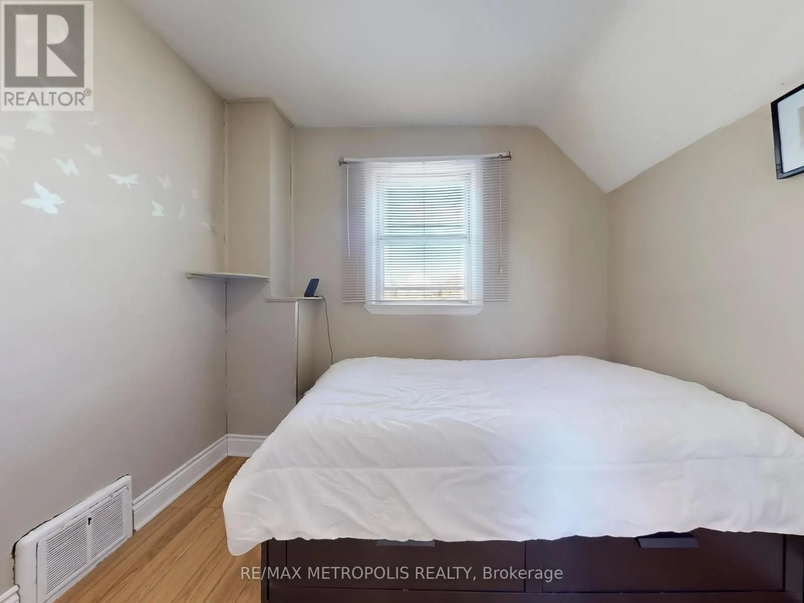 28 EVERSFIELD ROAD