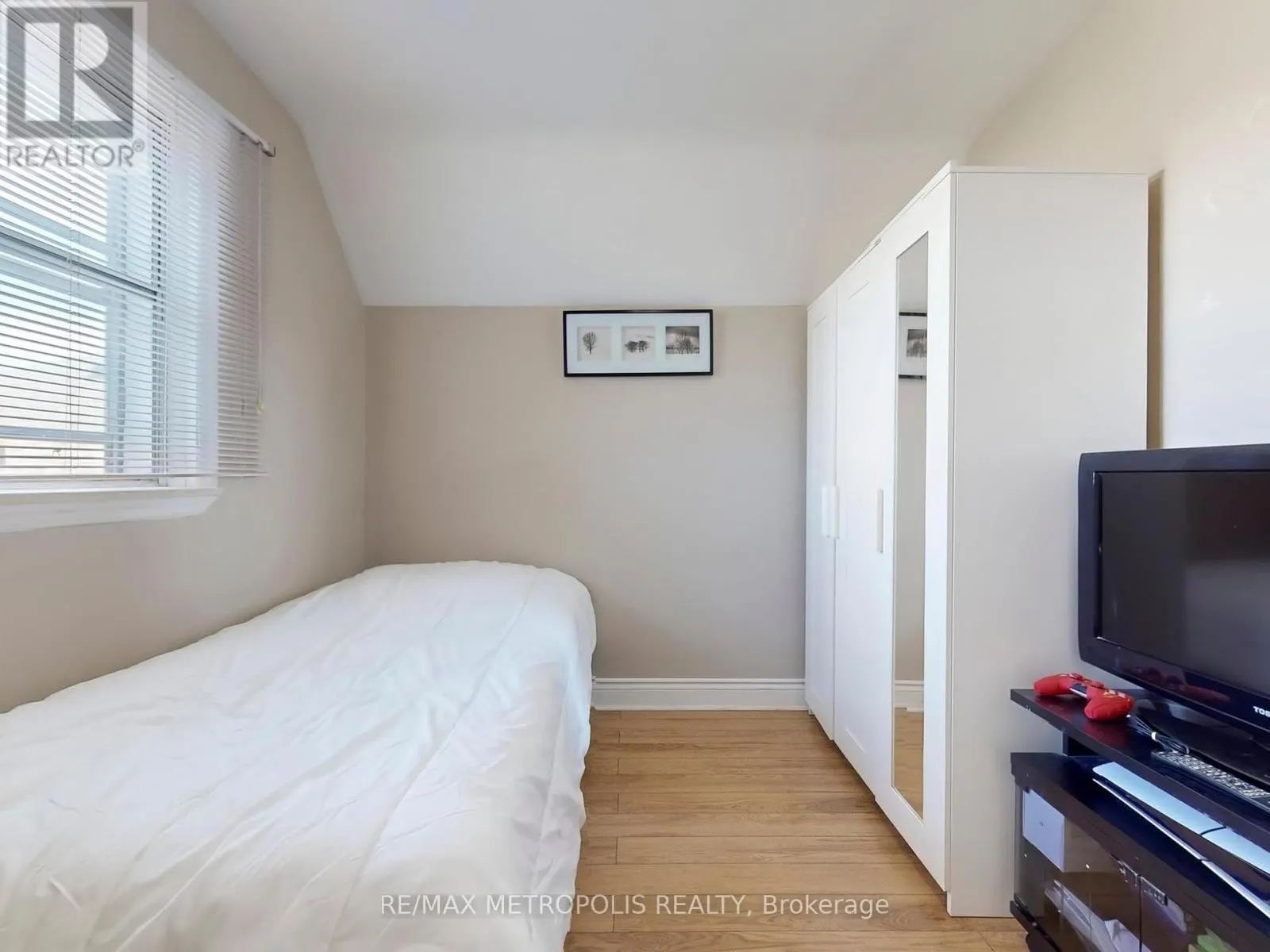 28 EVERSFIELD ROAD