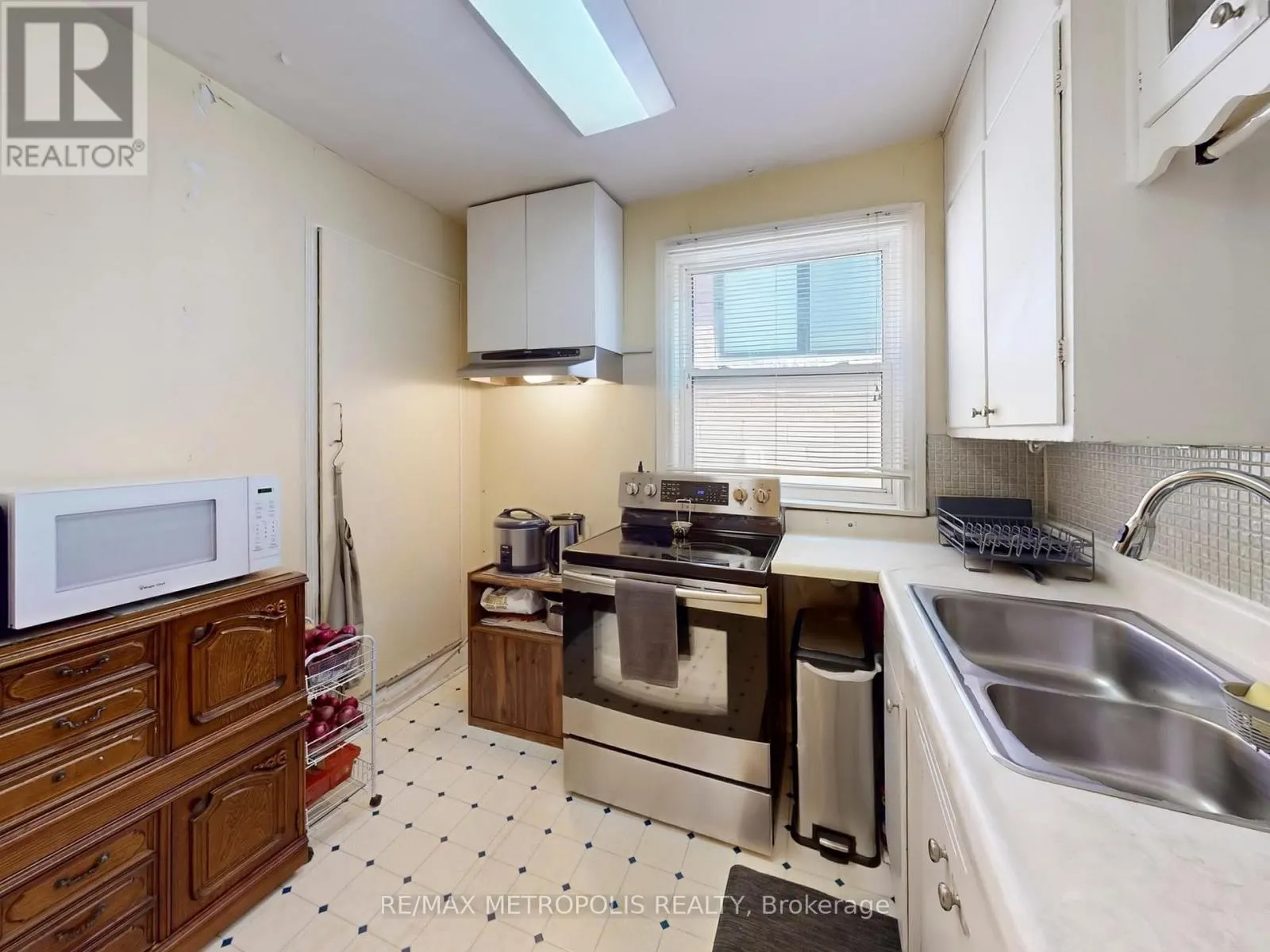 28 EVERSFIELD ROAD