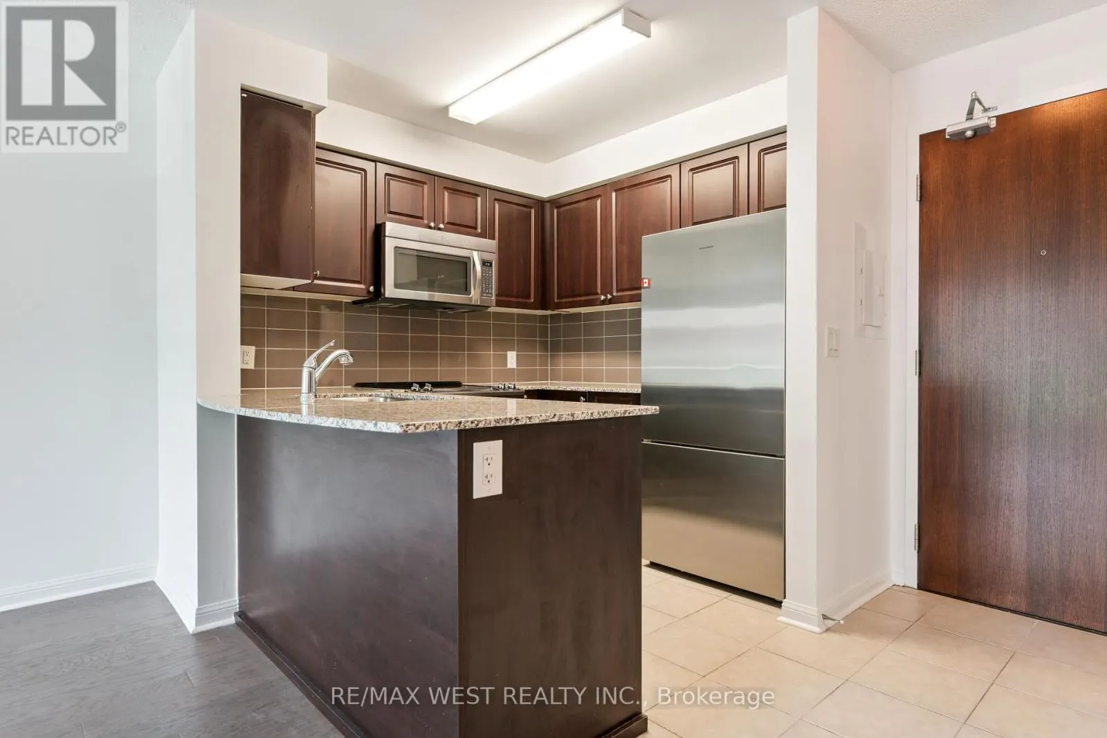 117 - 50 VIA ROSEDALE
