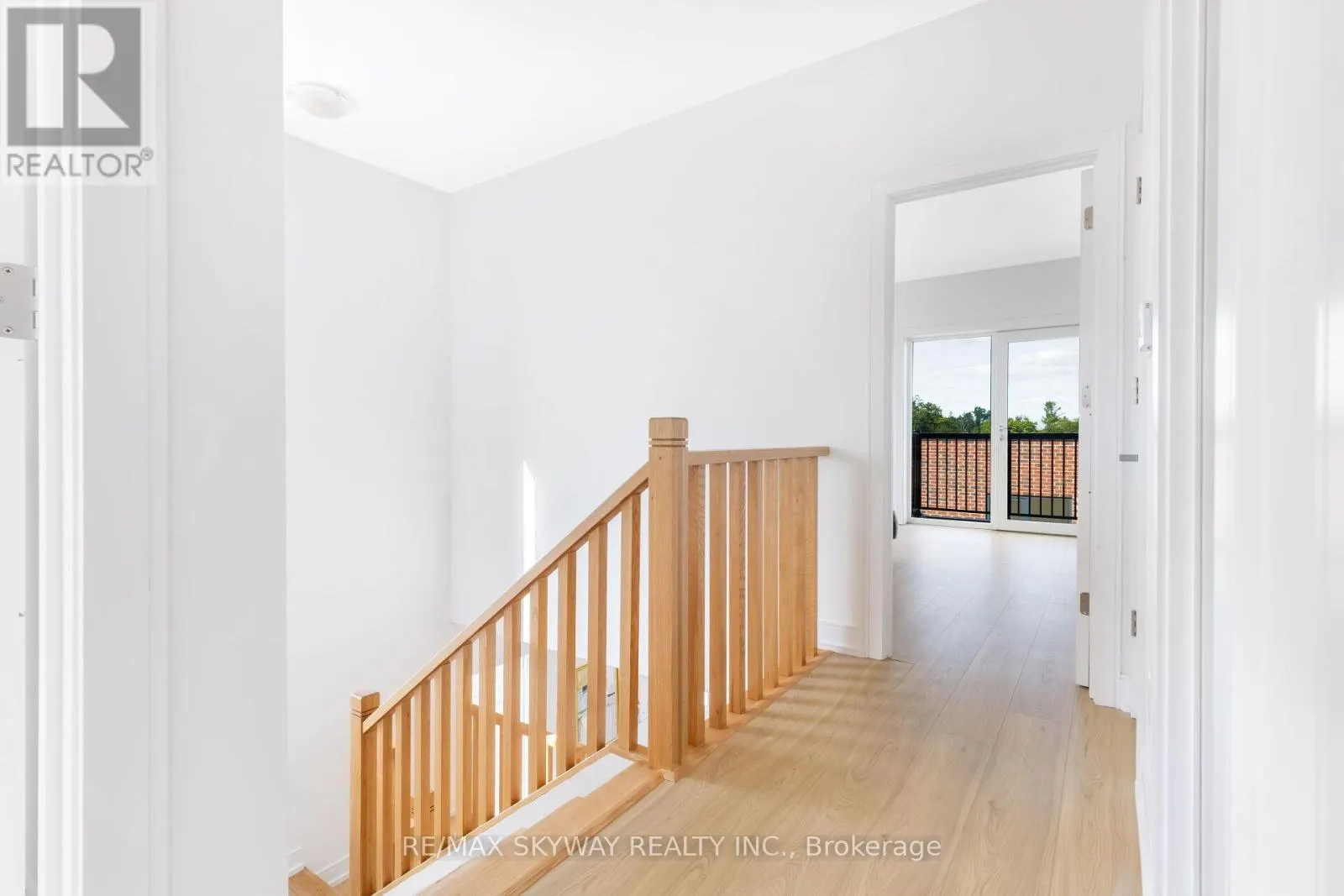 7 TAYLOR COURT
