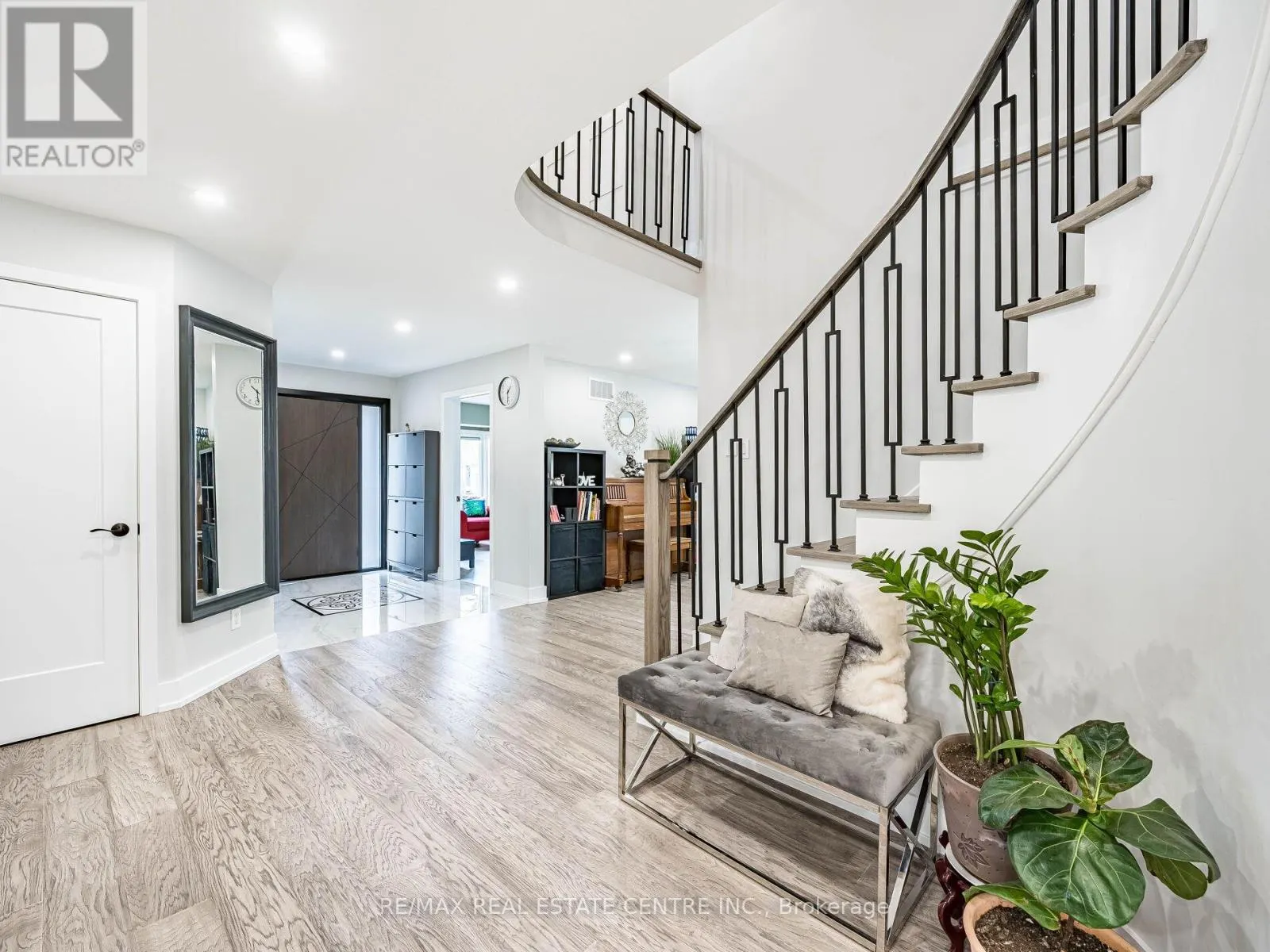 302 LEACOCK AVENUE