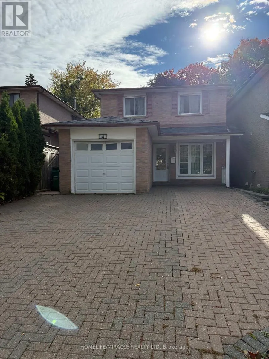 32 BARRINGTON CRESCENT