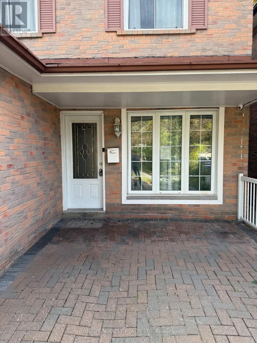 32 BARRINGTON CRESCENT