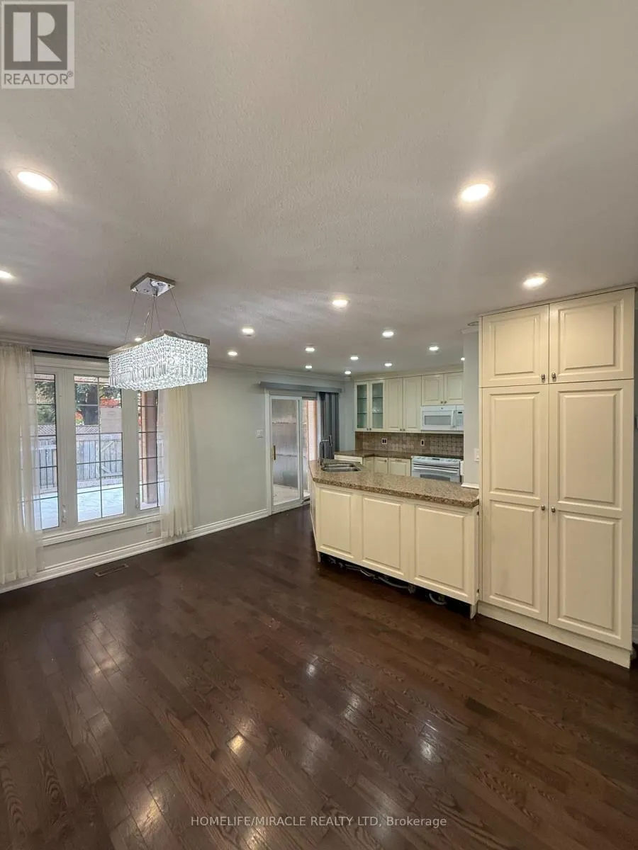 32 BARRINGTON CRESCENT