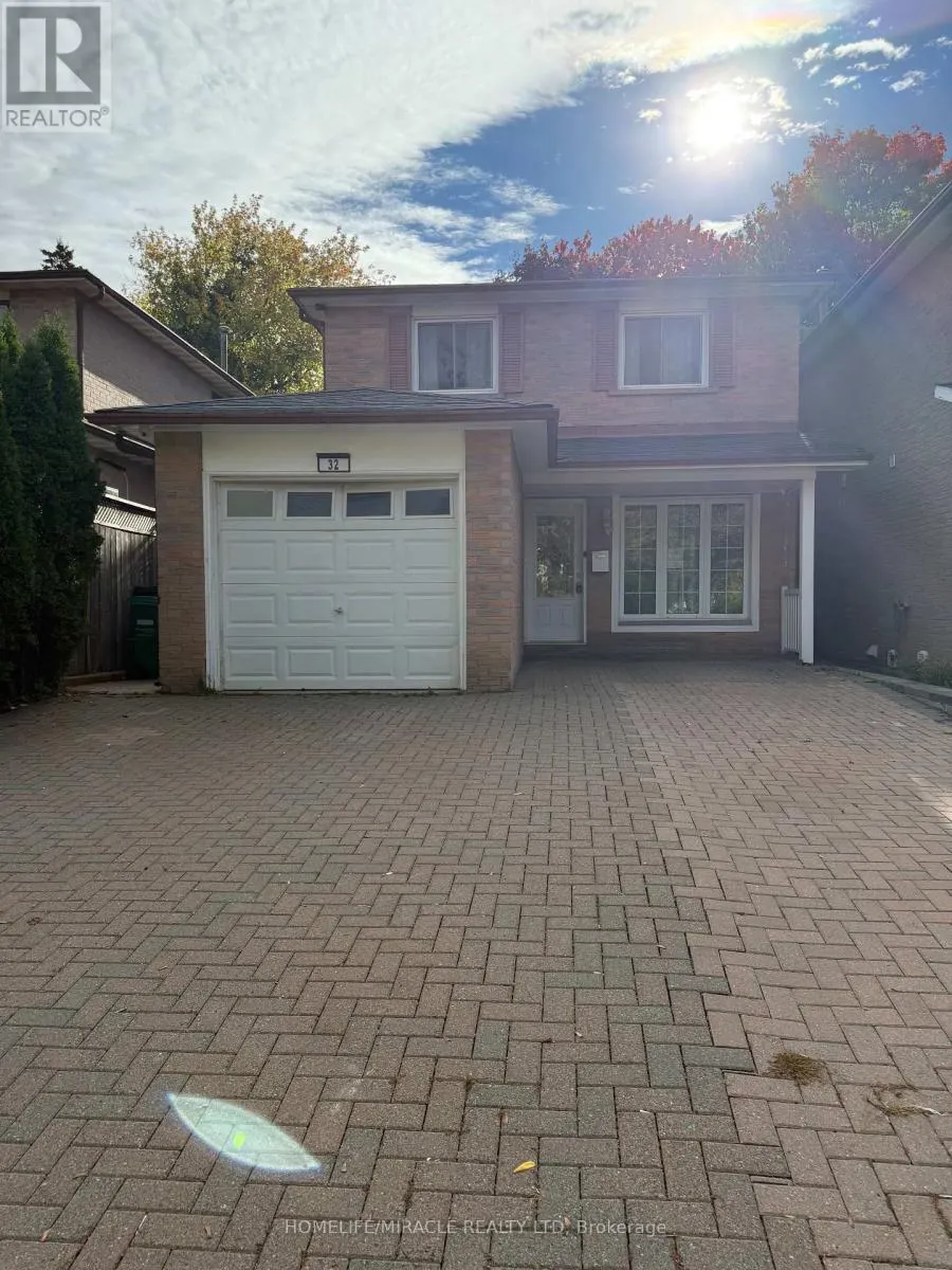 32 BARRINGTON CRESCENT