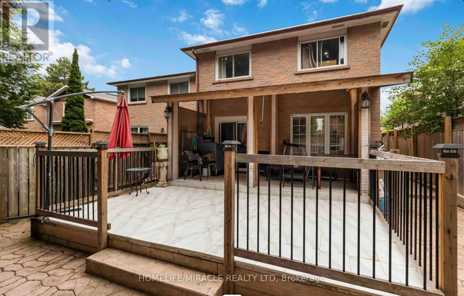 32 BARRINGTON CRESCENT
