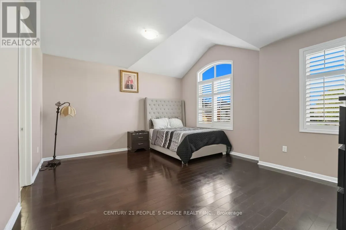 318 LAUNDON TERRACE