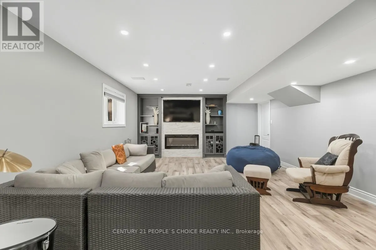 318 LAUNDON TERRACE