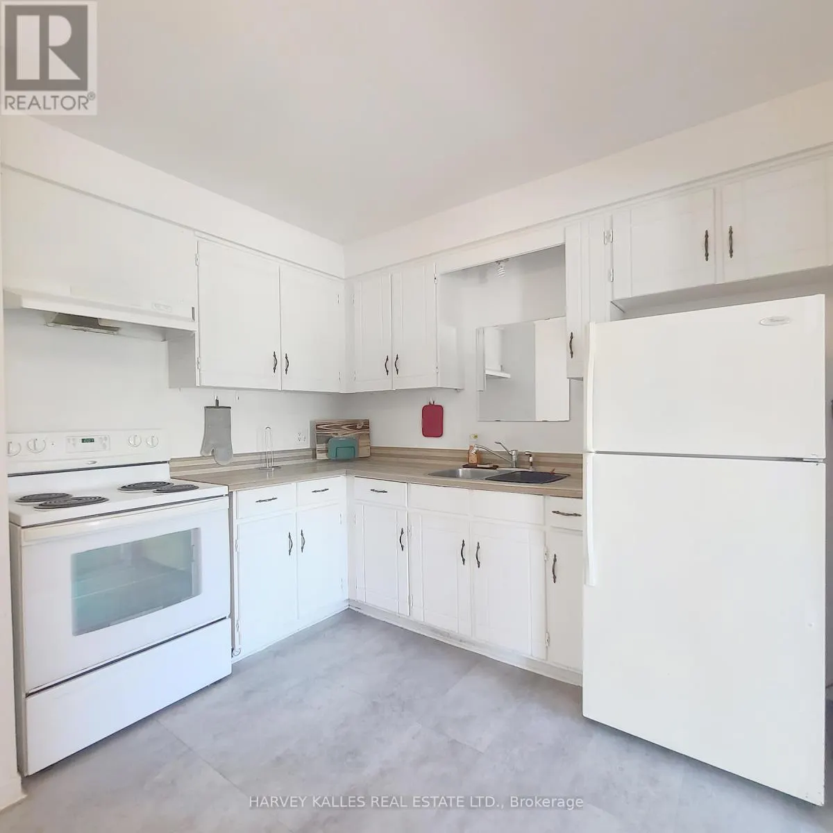 A - 3823 LAKESHORE BOULEVARD W