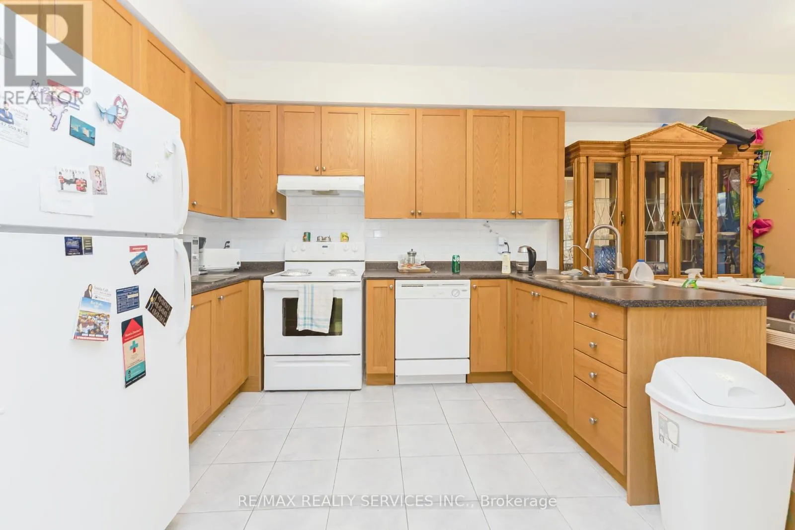 12 COMMODORE DRIVE