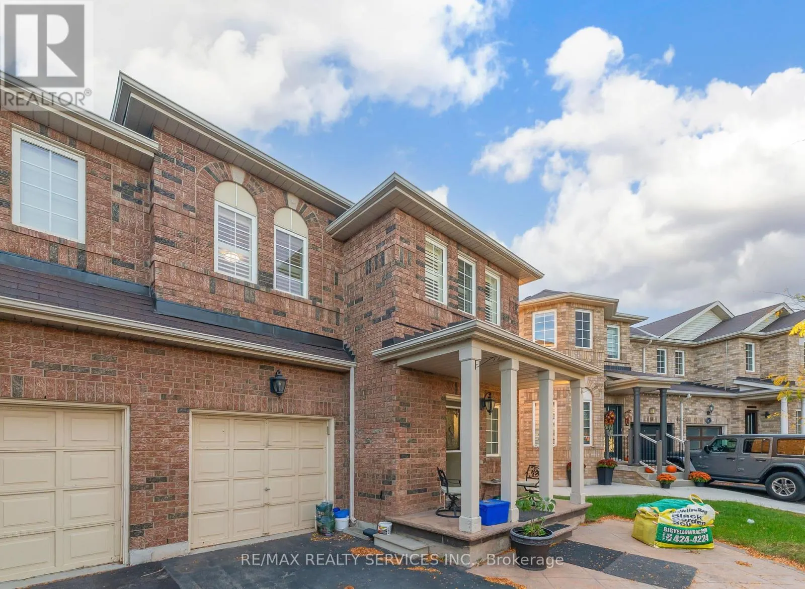 12 COMMODORE DRIVE