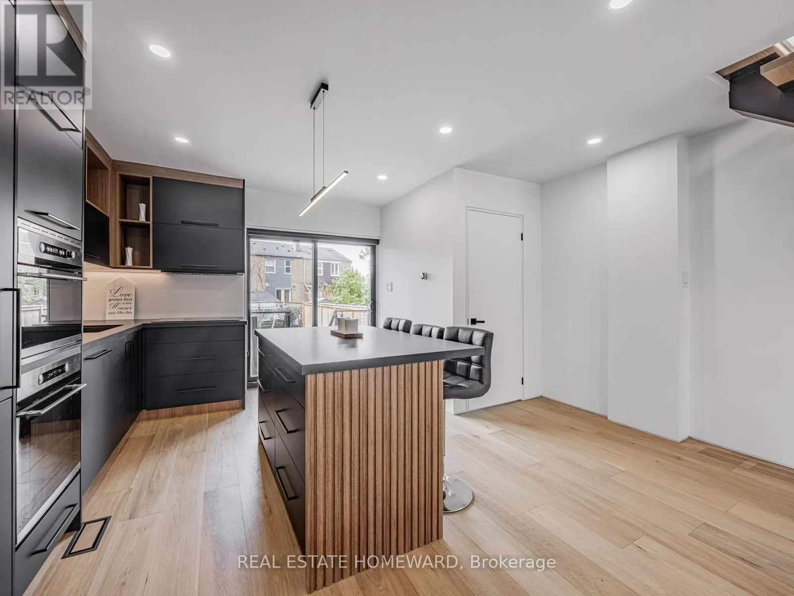 10 JULIANA COURT