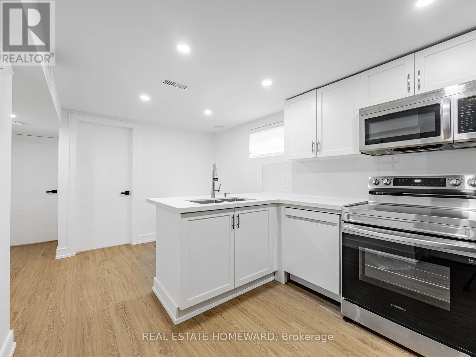 10 JULIANA COURT