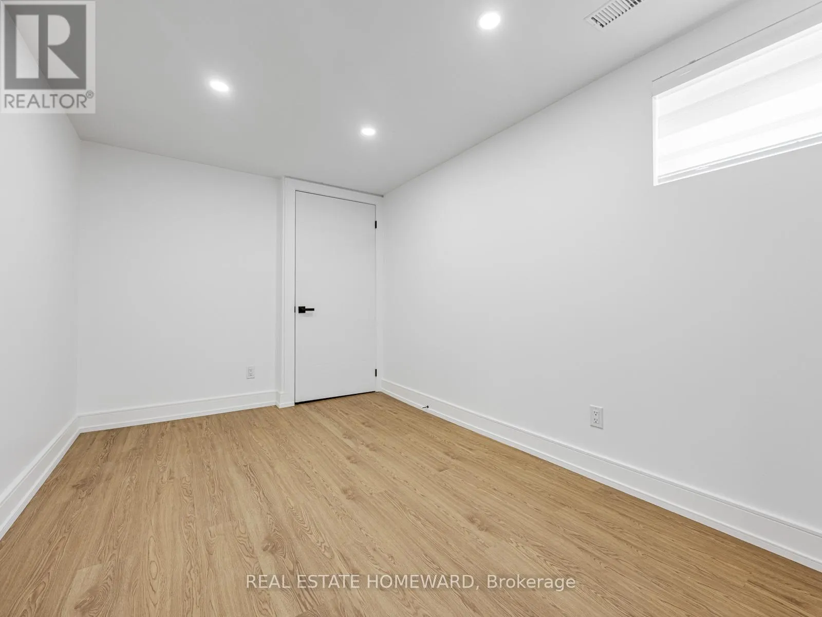 10 JULIANA COURT