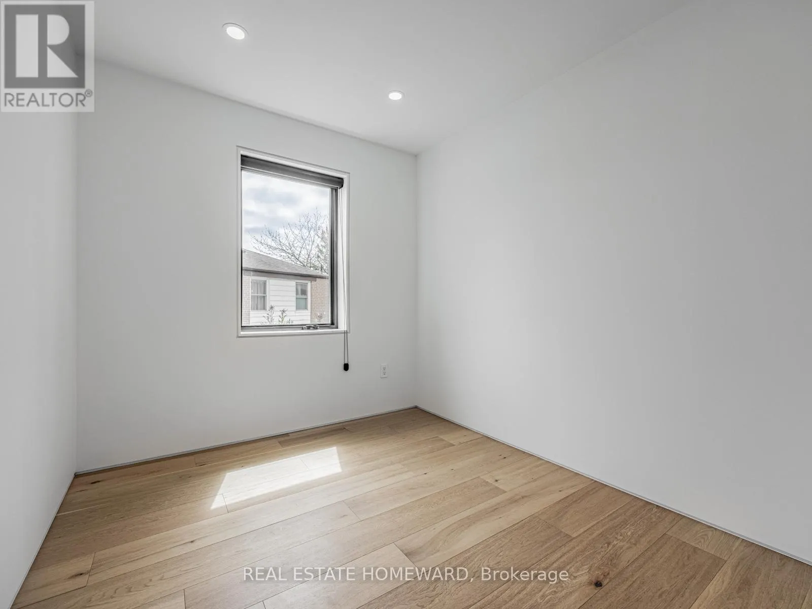 10 JULIANA COURT