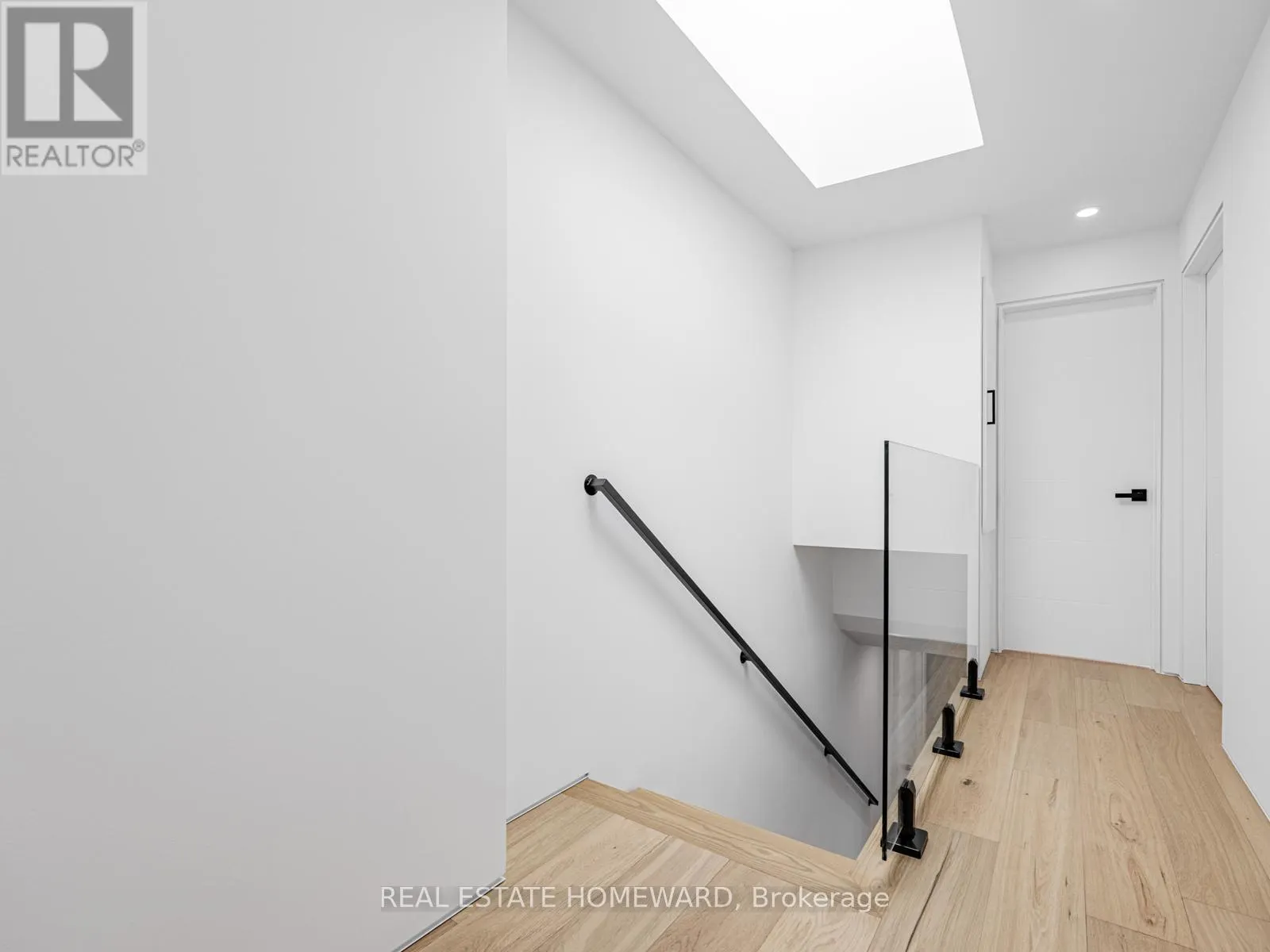 10 JULIANA COURT