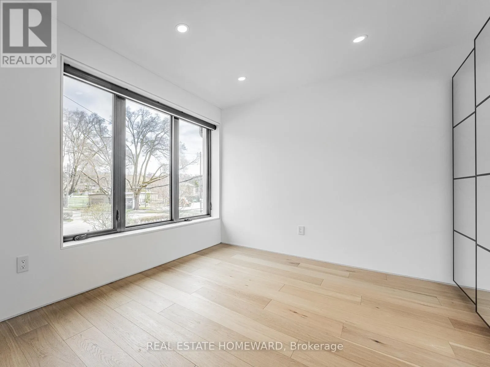 10 JULIANA COURT