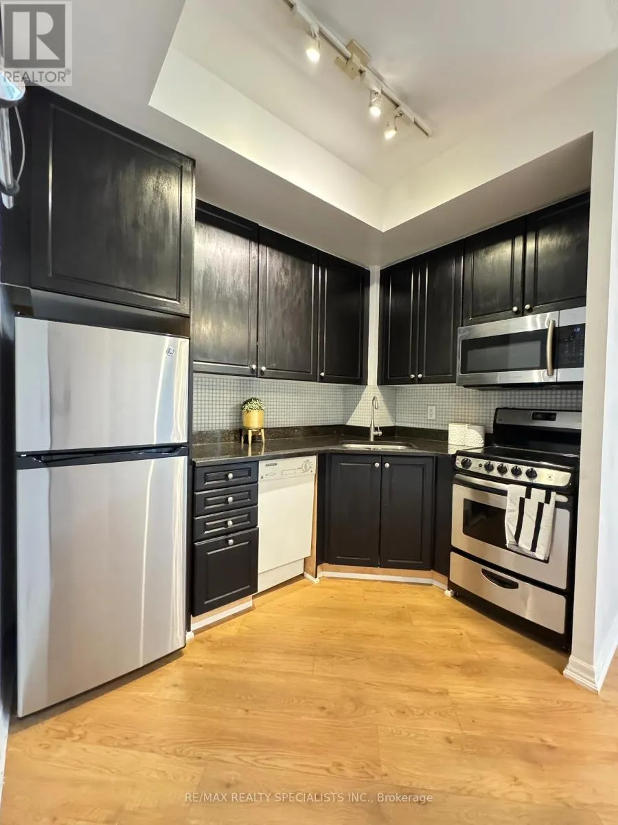 517 - 220 BURNHAMTHORPE ROAD W