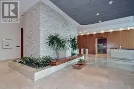 517 - 220 BURNHAMTHORPE ROAD W