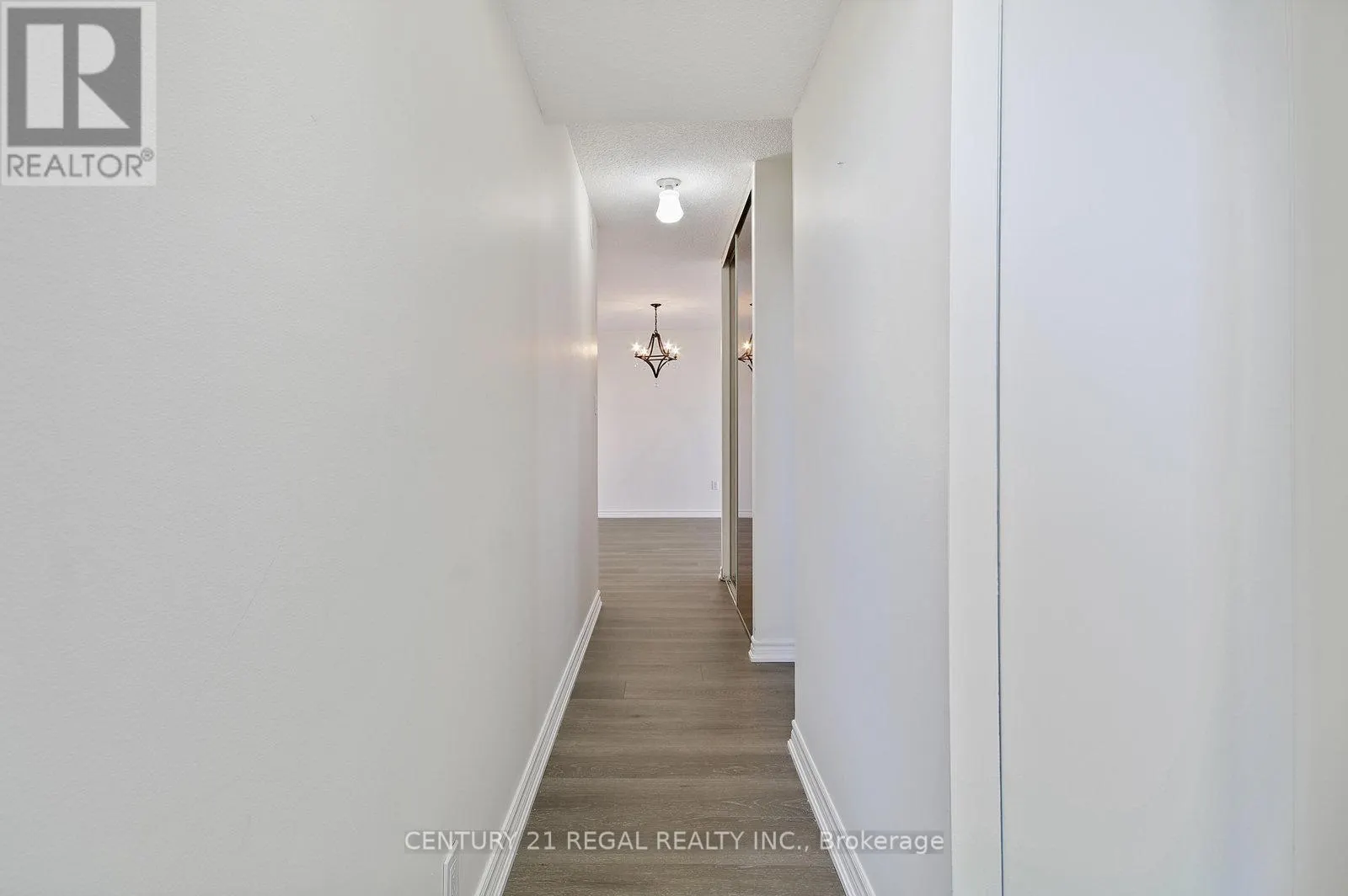 1207 - 812 BURNHAMTHORPE ROAD E